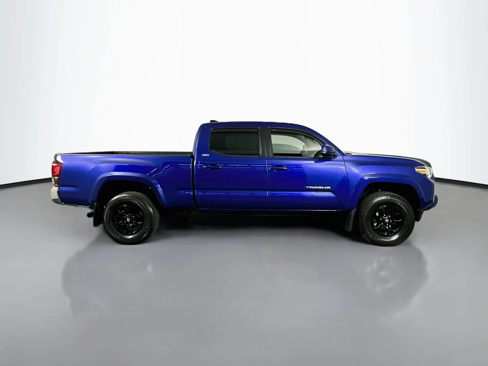 Certified Used 2022 Blue Toyota SR5 image 8