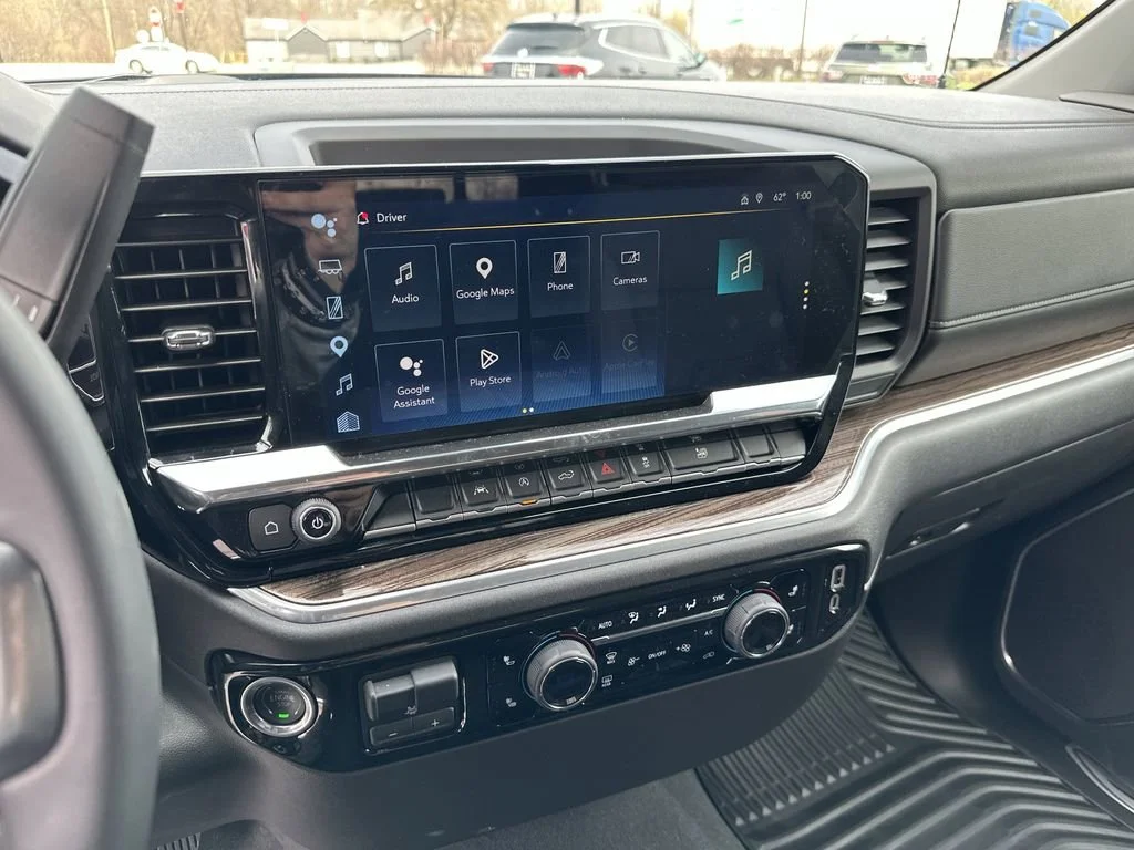 Used 2025 Black Chevrolet LT image 13