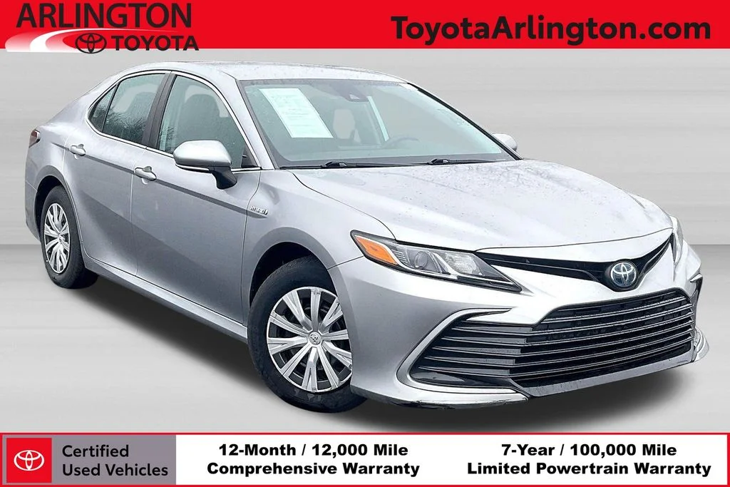 2021 Toyota Camry LE Hybrid's photo