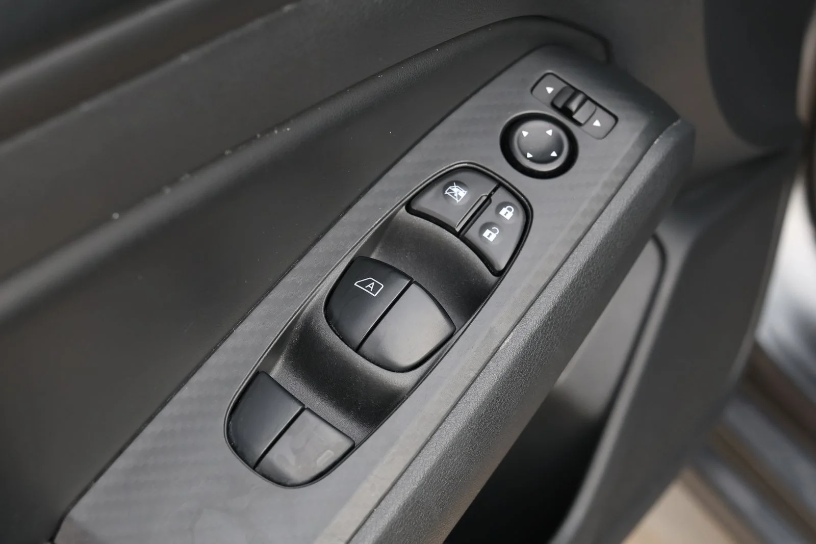 Used 2024 Gray Nissan 2.5 SV image 25