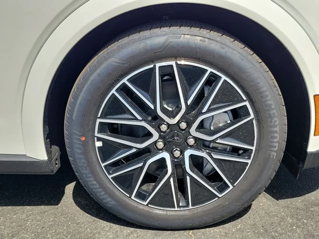 New 2026 Star White Metallic Tri-coat Ford Premium image 6