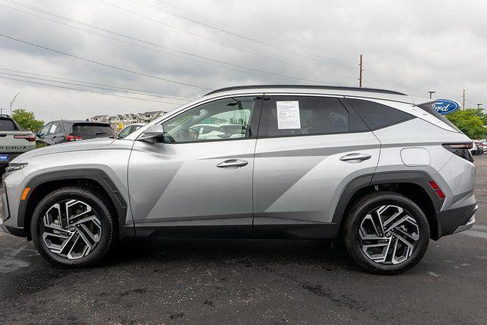Used 2025 Shimmering Silver Hyundai Limited image 9