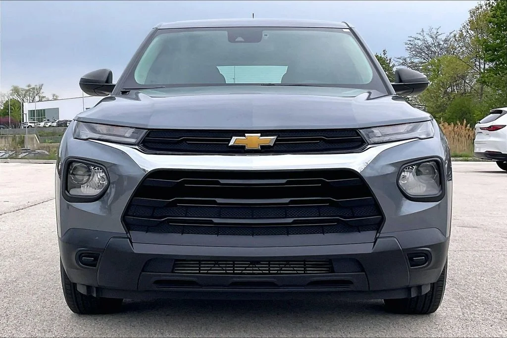 Used 2022 Gray Chevrolet LS image 3