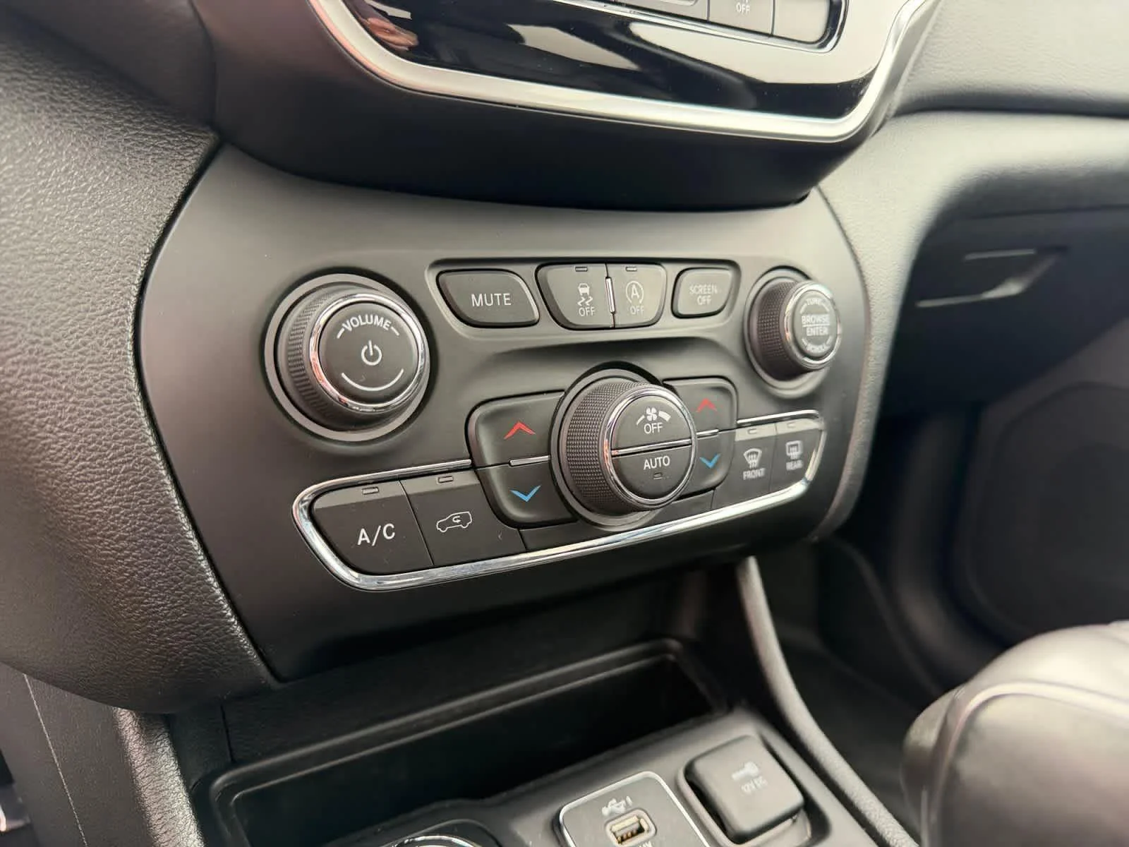 2021 Jeep Cherokee Limited - Photo 23