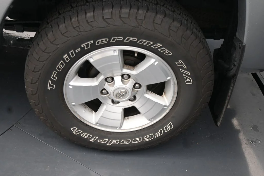Used 2015 Silver Toyota Base image 13