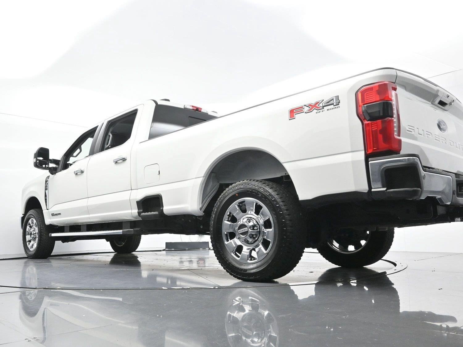 Used 2025 White Ford XL image 48