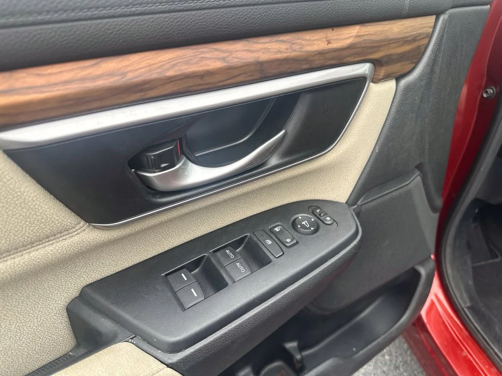 Used 2018  Honda EX image 17
