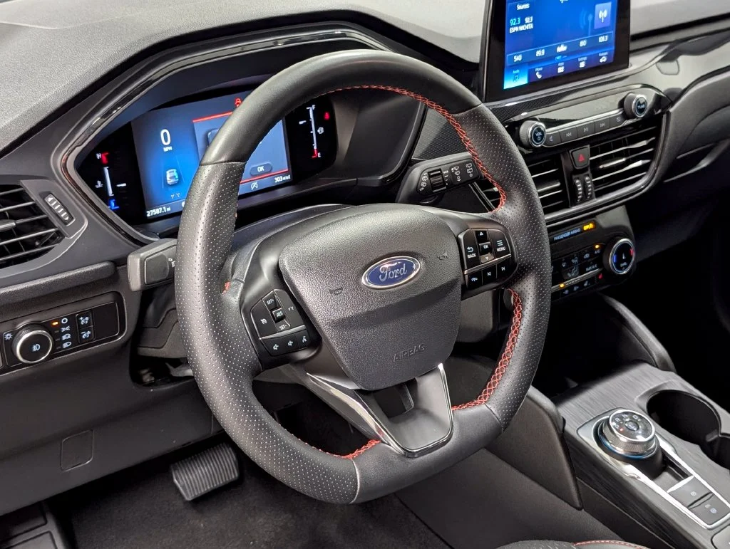 Certified Used 2025 Agate Black Metallic Ford ST-Line Select image 9