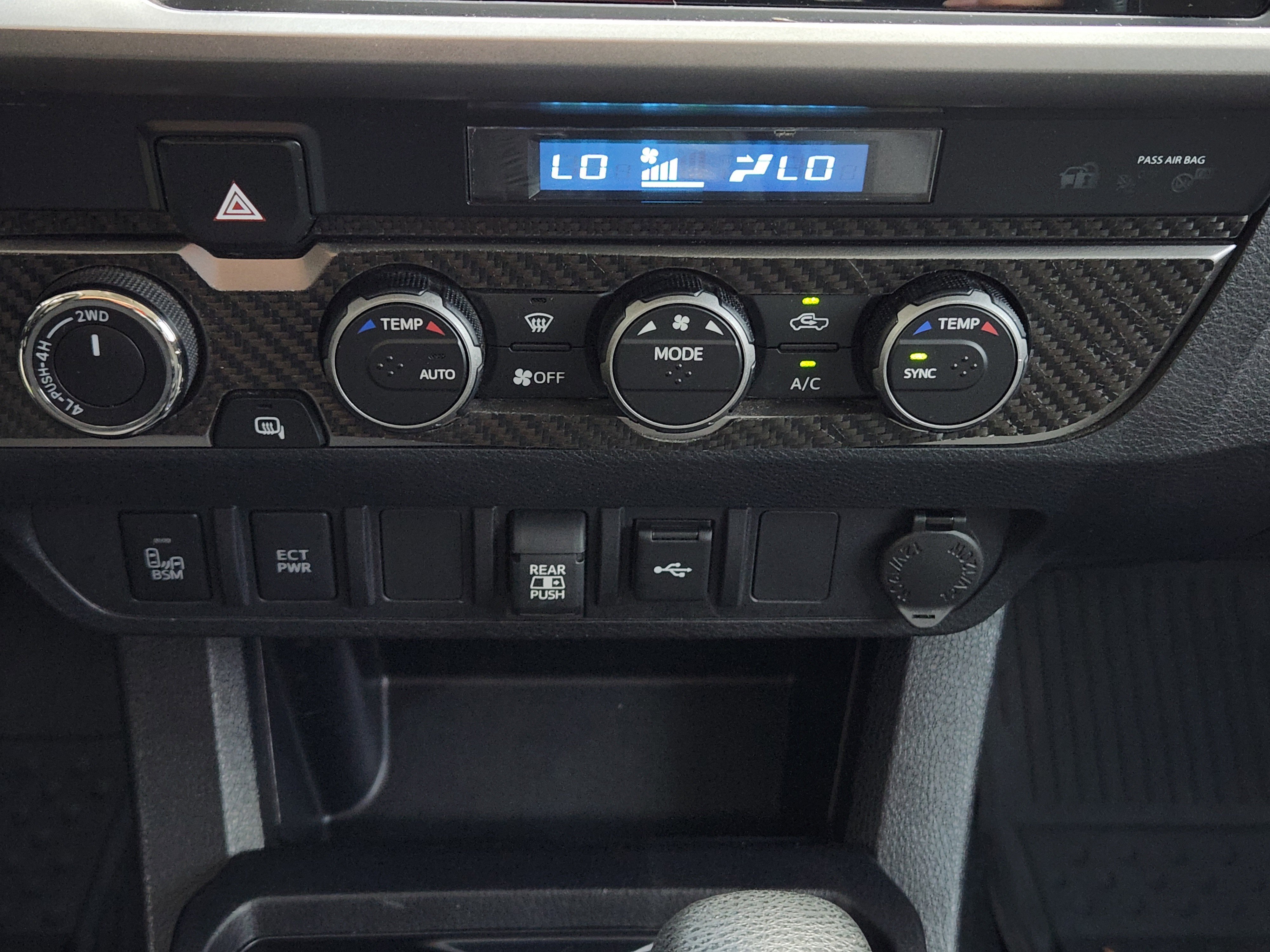 Used 2022 White Toyota SR5 image 22