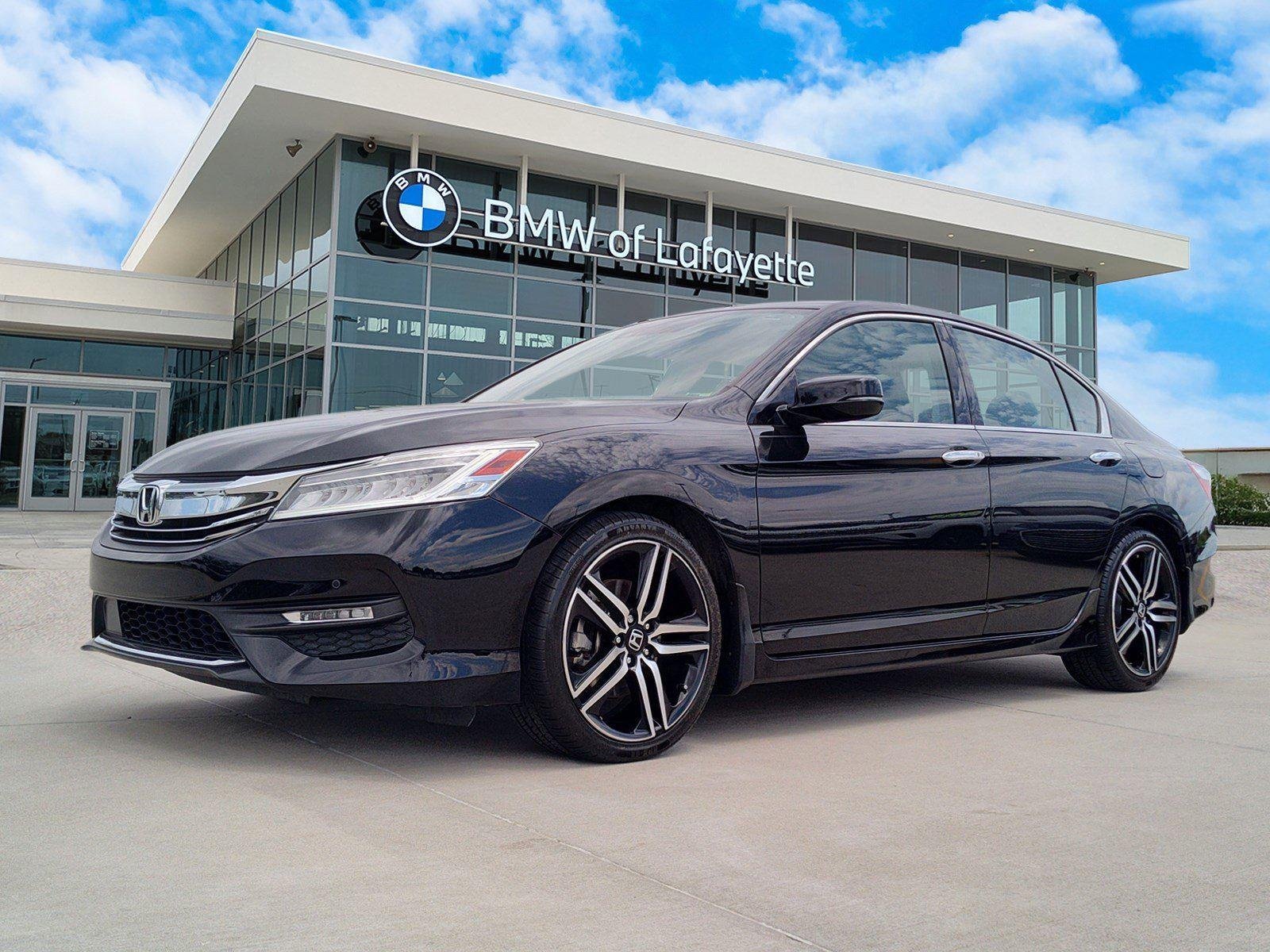 2017 Honda Accord Touring Auto's photo