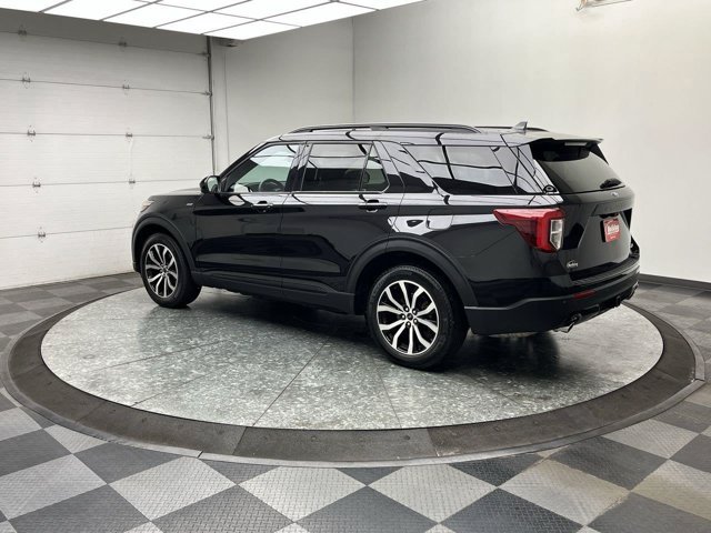 Used 2023 Agate Black Ford ST-Line image 2