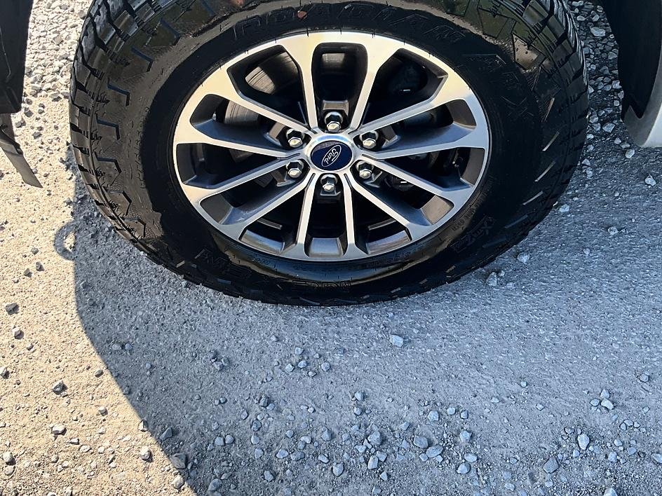 Used 2019 Silver Ford XLT image 15