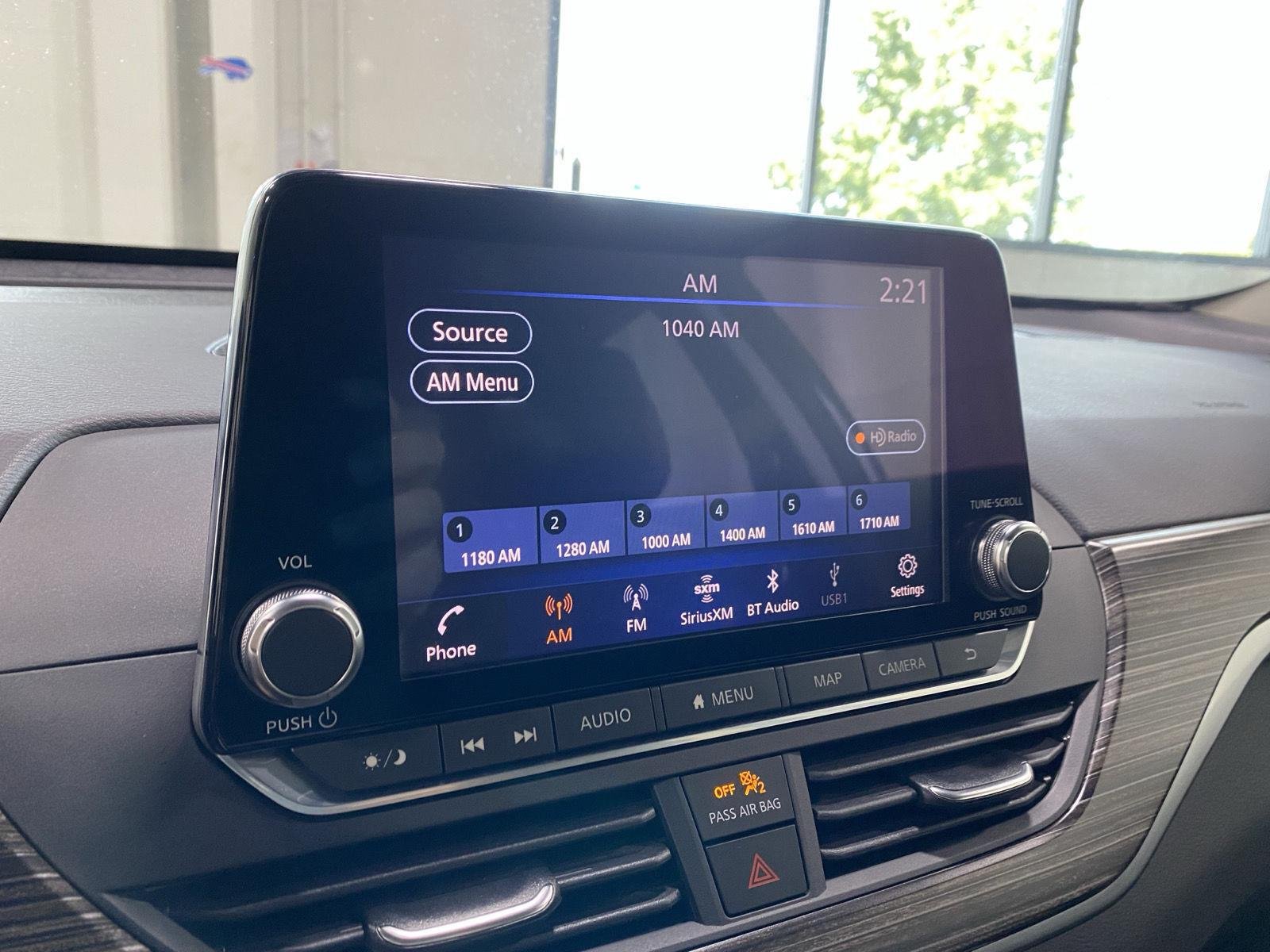 Used 2019 Super Black Nissan 2.5 SL image 24