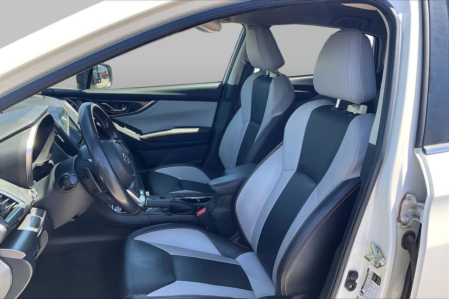 Used 2019 Crystal White Pearl Subaru Limited image 8