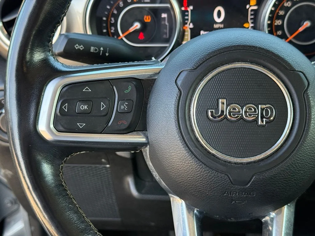 Used 2019 Gray Jeep Unlimited Sahara image 15