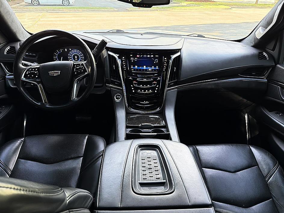 Used 2016 Crystal White Tricoat Cadillac Platinum image 18