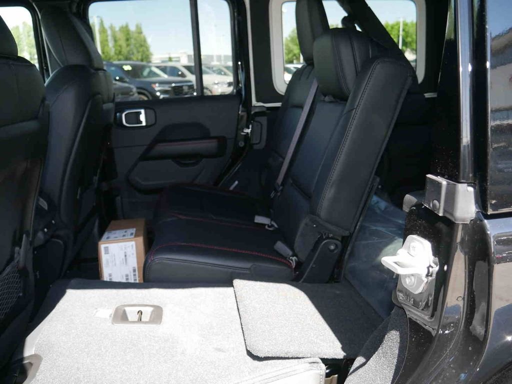 New 2026 Black Clear-Coat Exterior Paint Jeep  image 18