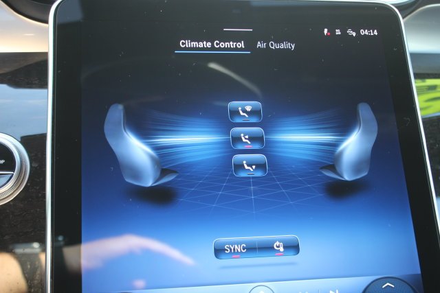 Used 2025 White Mercedes-Benz GLC 300 image 7