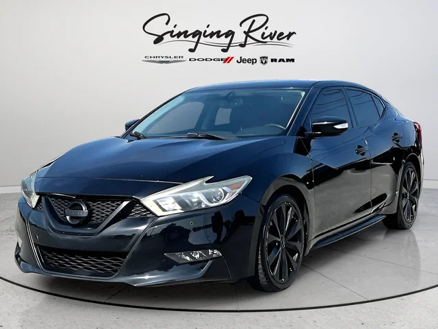 Used 2016 Black Nissan SR image 3
