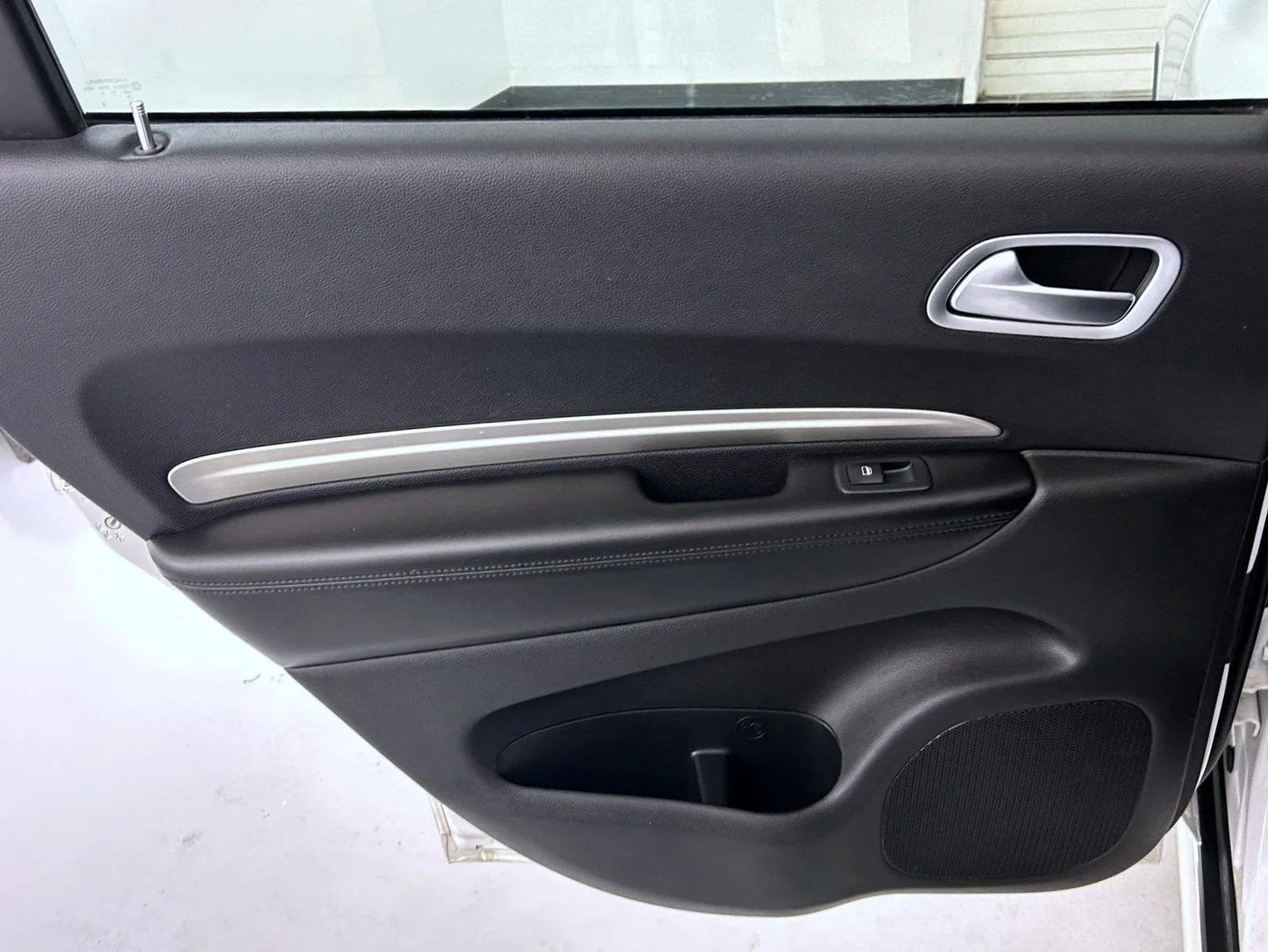Used 2020 White Dodge SXT Plus image 22