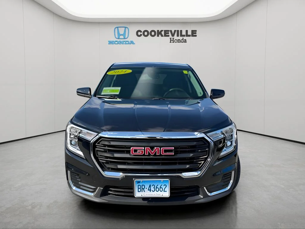 Used 2024 Ebony Twilight Metallic GMC SLE image 3