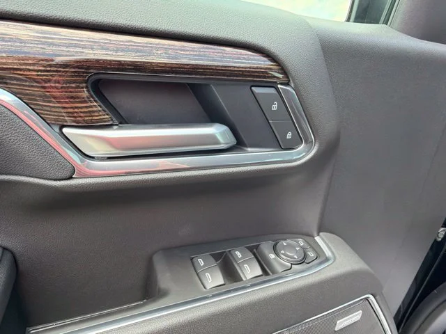 New 2026 Onyx Black GMC Elevation image 21