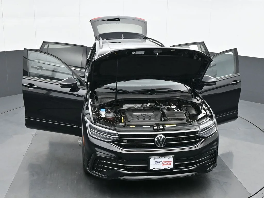 Used 2024 Black Volkswagen 2.0T SE R-Line Black image 34