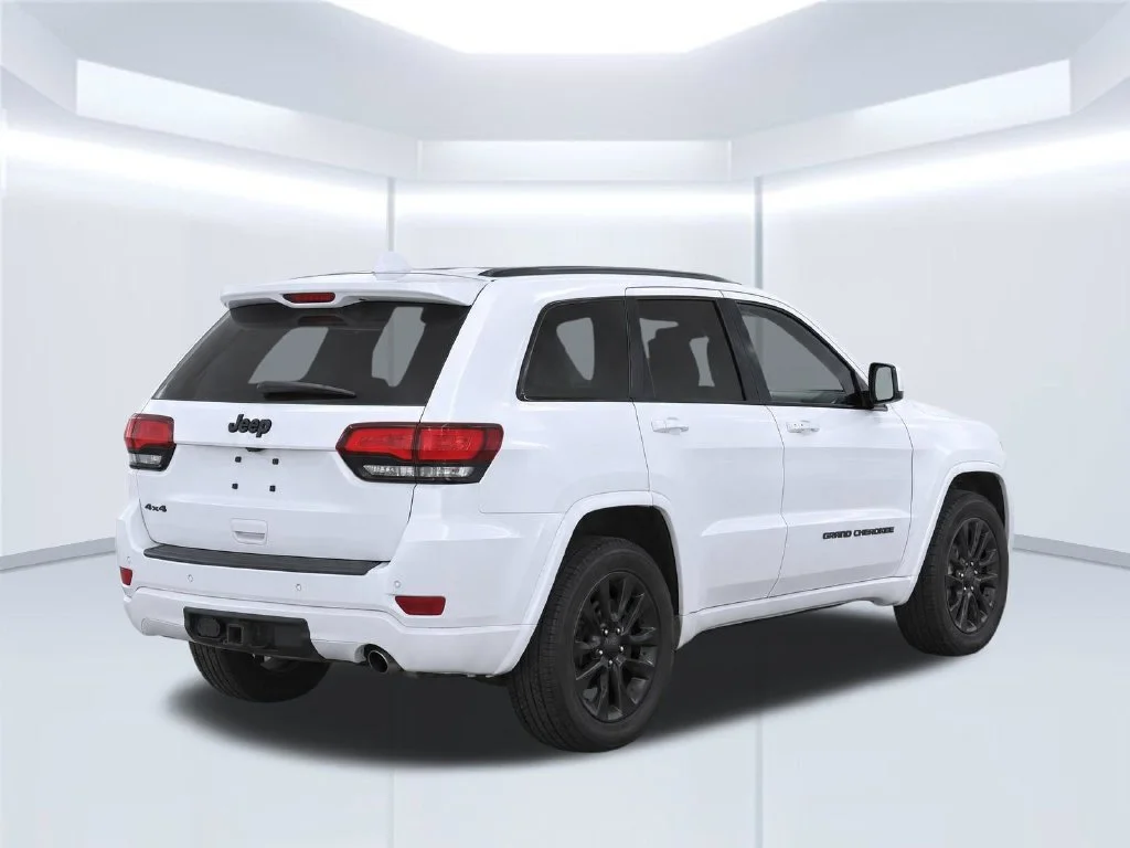 Certified Used 2020 White Jeep Altitude image 4