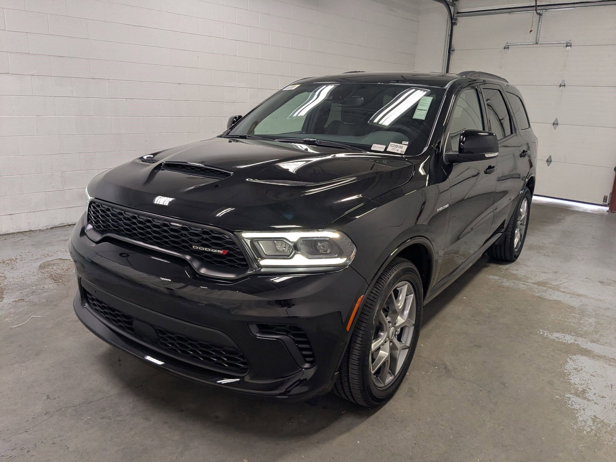 New 2026 Diamond Black Clear-Coat Exterior Paint Dodge GT Plus HEMI V8 image 9