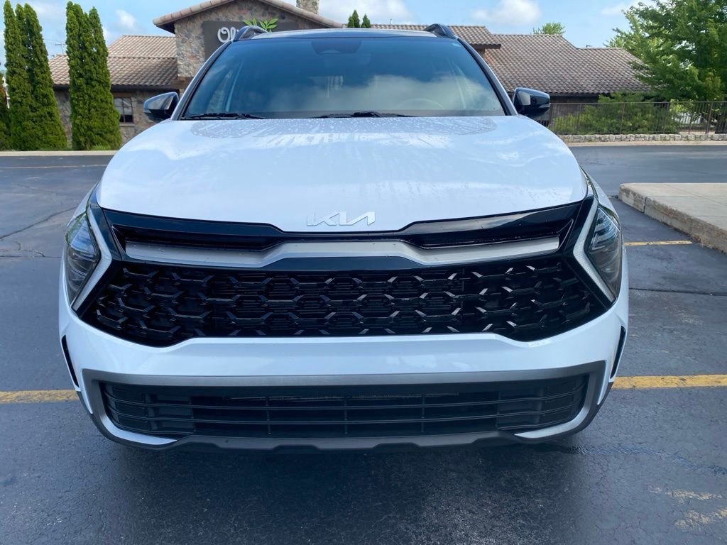 Certified Used 2024 White Pearl Kia X-Line image 5