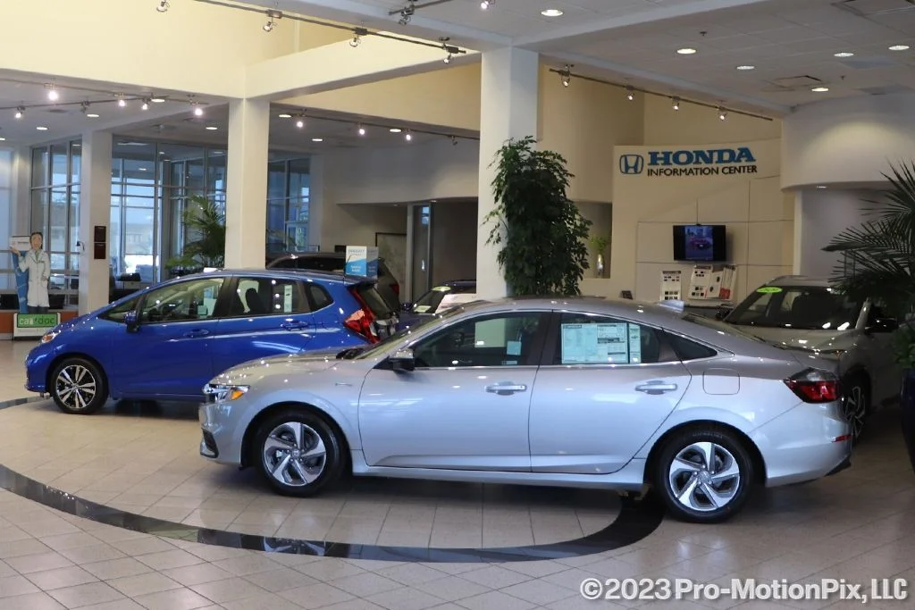 Used 2025 Pearl Toyota XLE image 14