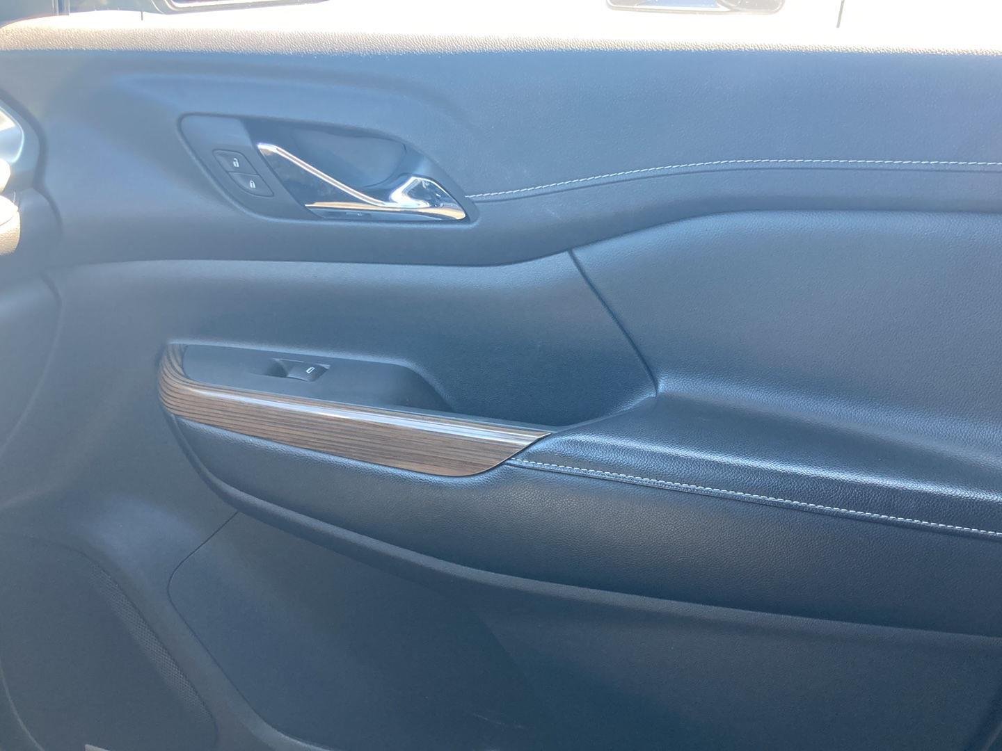 Used 2019  GMC SLE-2 image 23