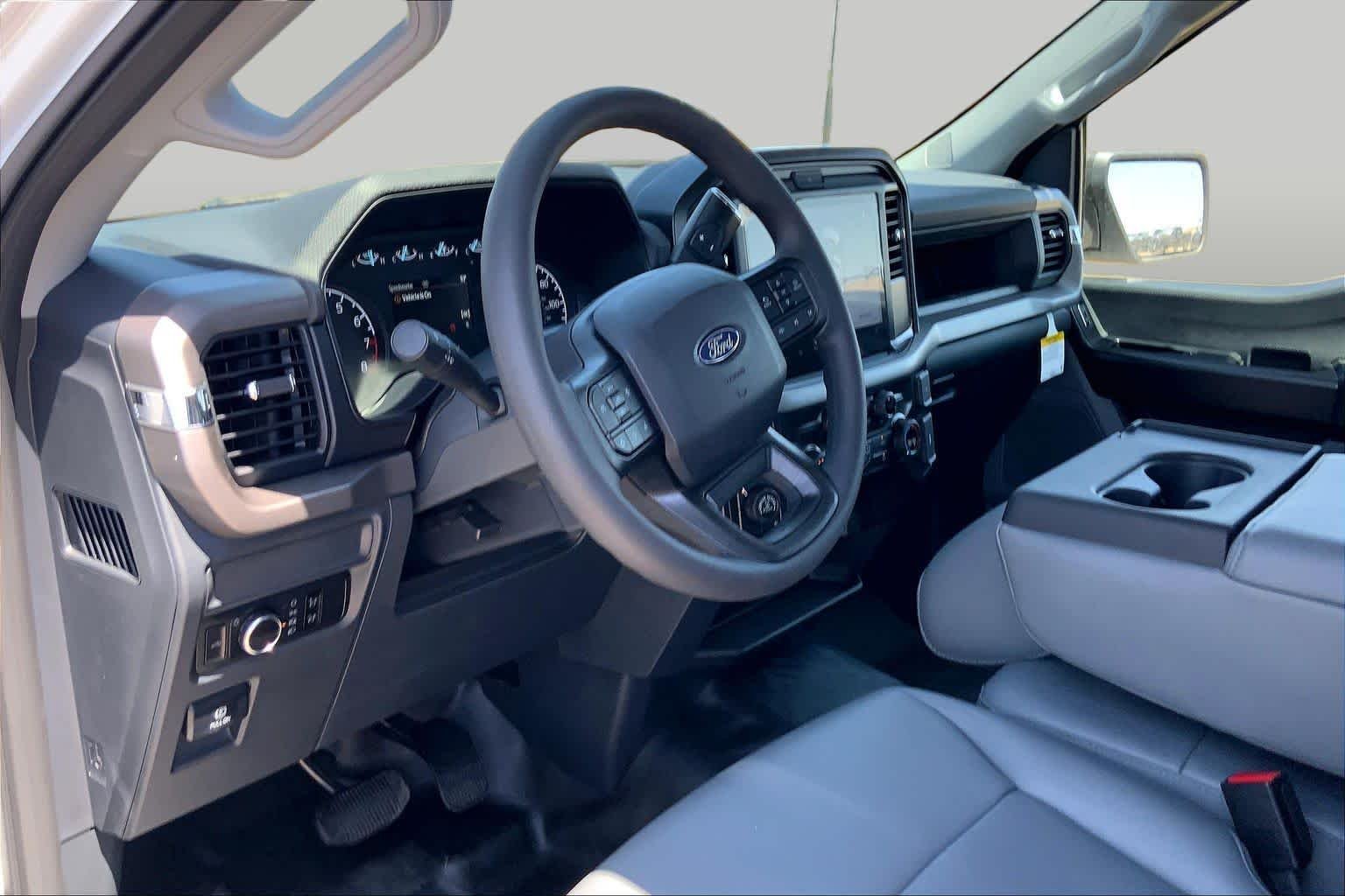 New 2026 Oxford White Ford XL image 8