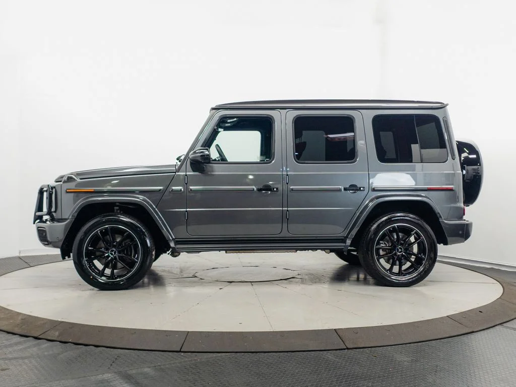 Certified Used 2025 MANUFAKTUR Graphite Metallic Mercedes-Benz G 550 image 4