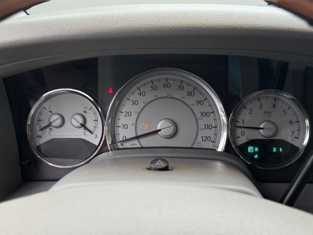 Used 2007 Silver Chrysler Limited image 20