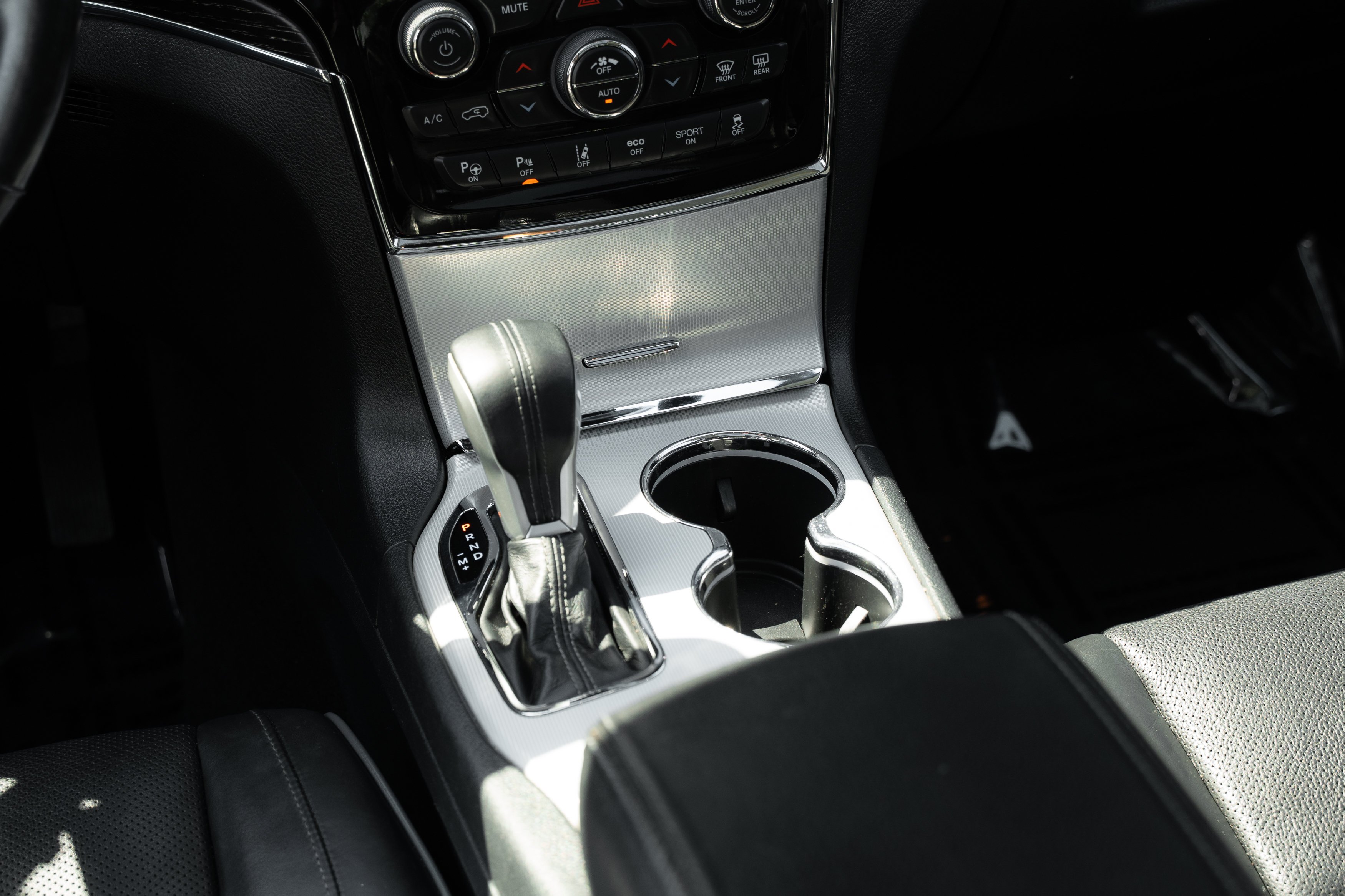 Used 2020 Bright White Clearcoat Jeep Summit image 11