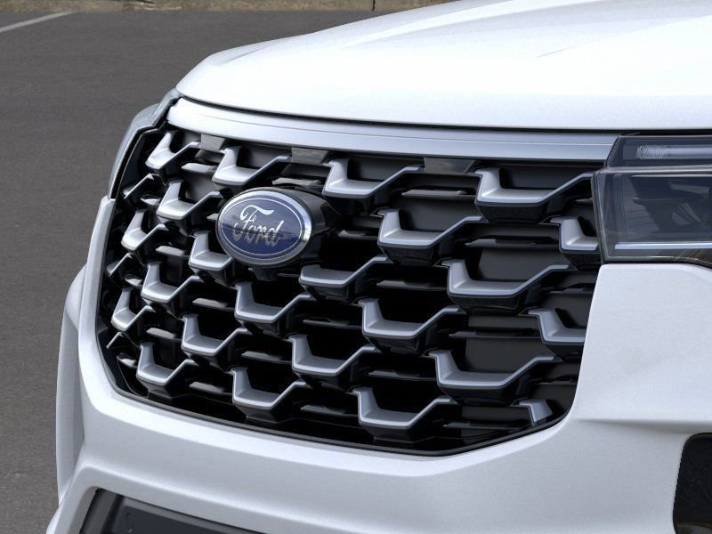 New 2026 Star White Metallic Tri-Coat Ford Platinum™ image 17