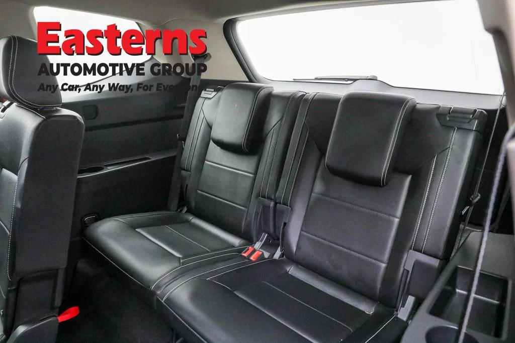 Used 2022 Red Volkswagen 3.6L V6 SE w/Technology image 22