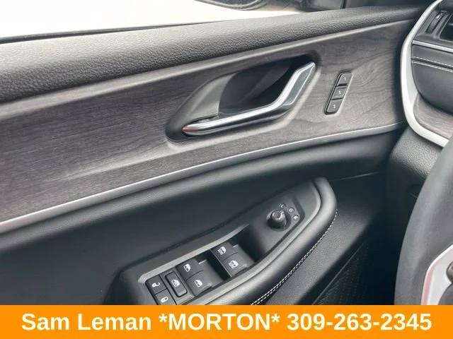 Used 2024 Gray Jeep Limited image 19