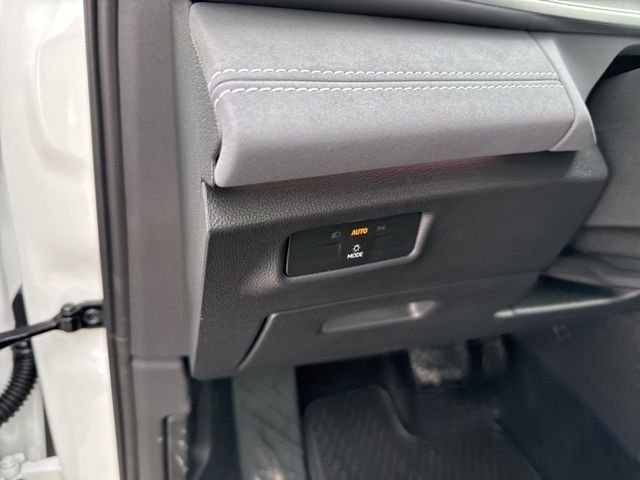 New 2026 Pure White Volkswagen 2.0T SE image 31