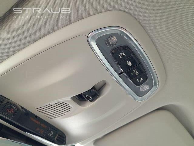 Used 2021 Crystal White Metallic Volvo Inscription image 30