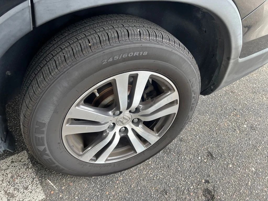 Used 2018  Honda EX image 6