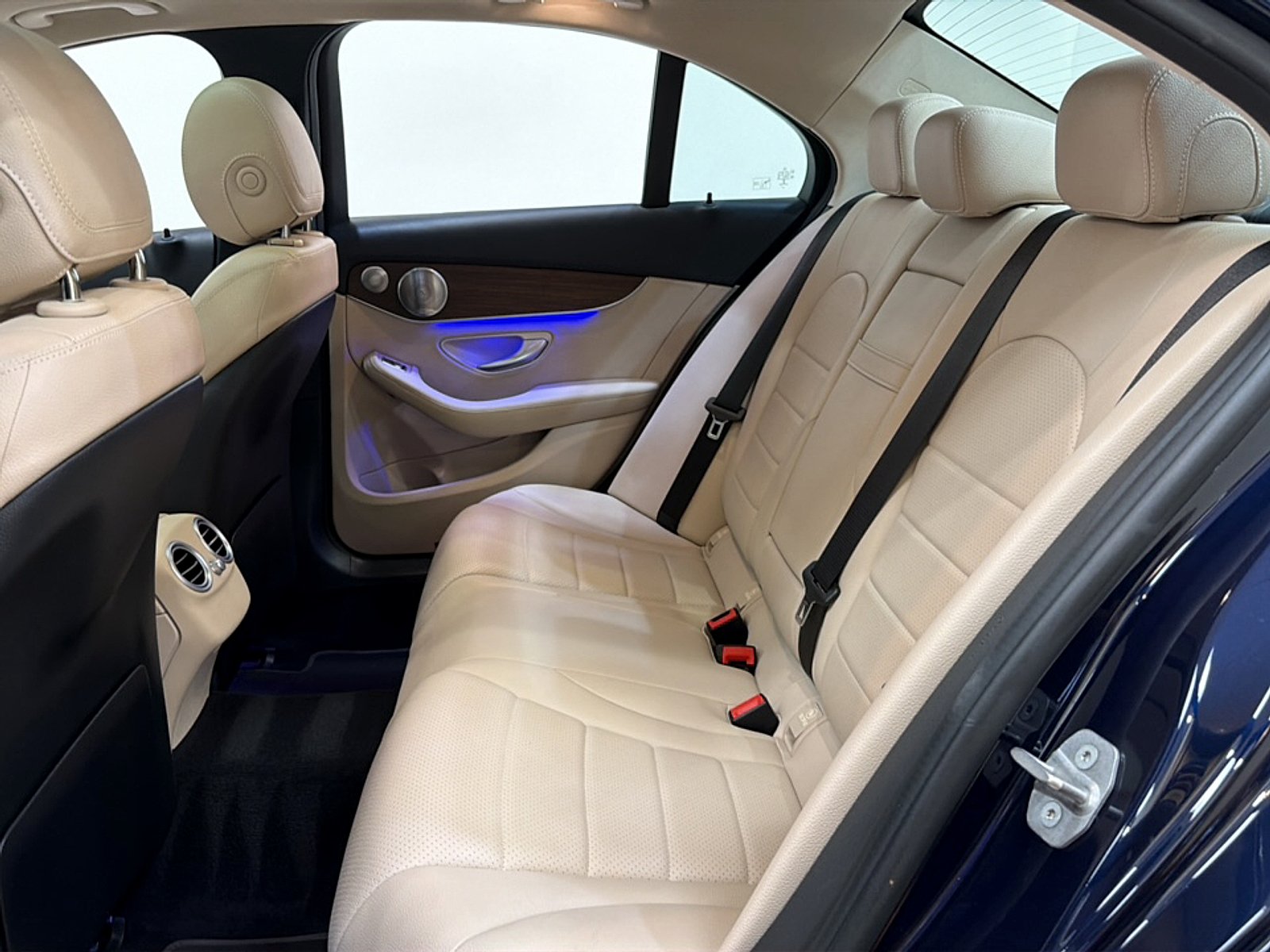 Used 2021 Lunar Blue Metallic Mercedes-Benz 4MATIC® Sedan image 15