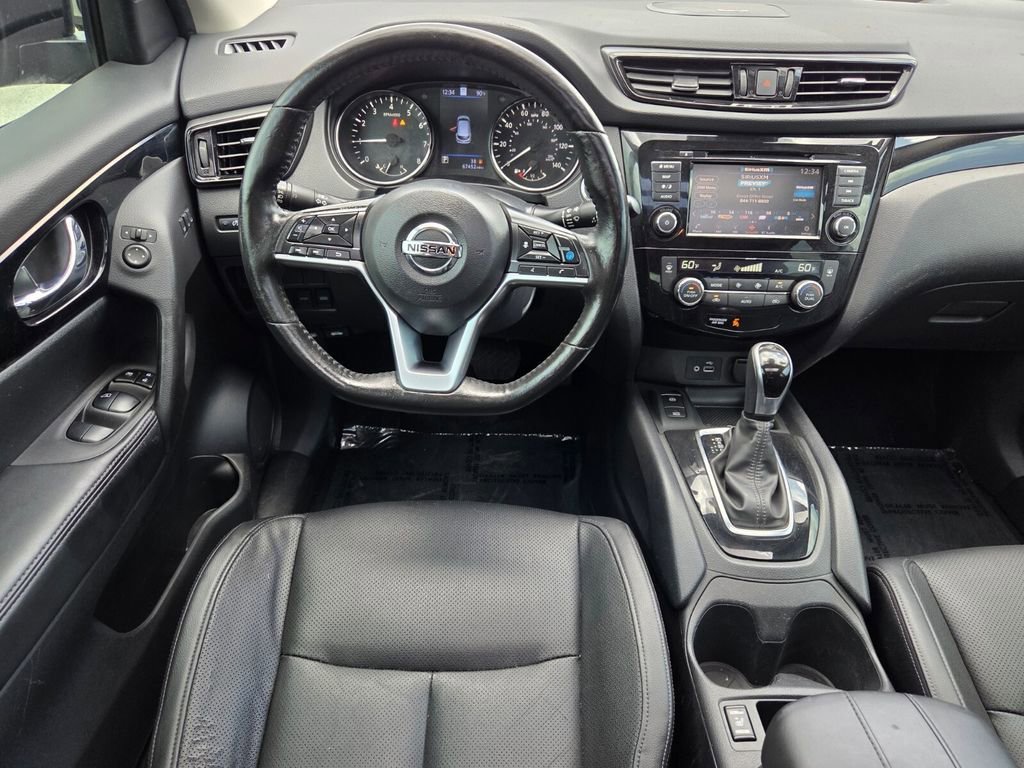 Used 2021 Gun Metallic Nissan SL image 9