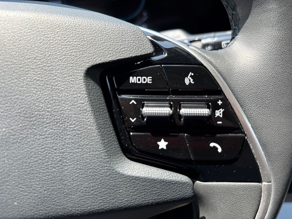 Used 2025 Green Kia EX image 30