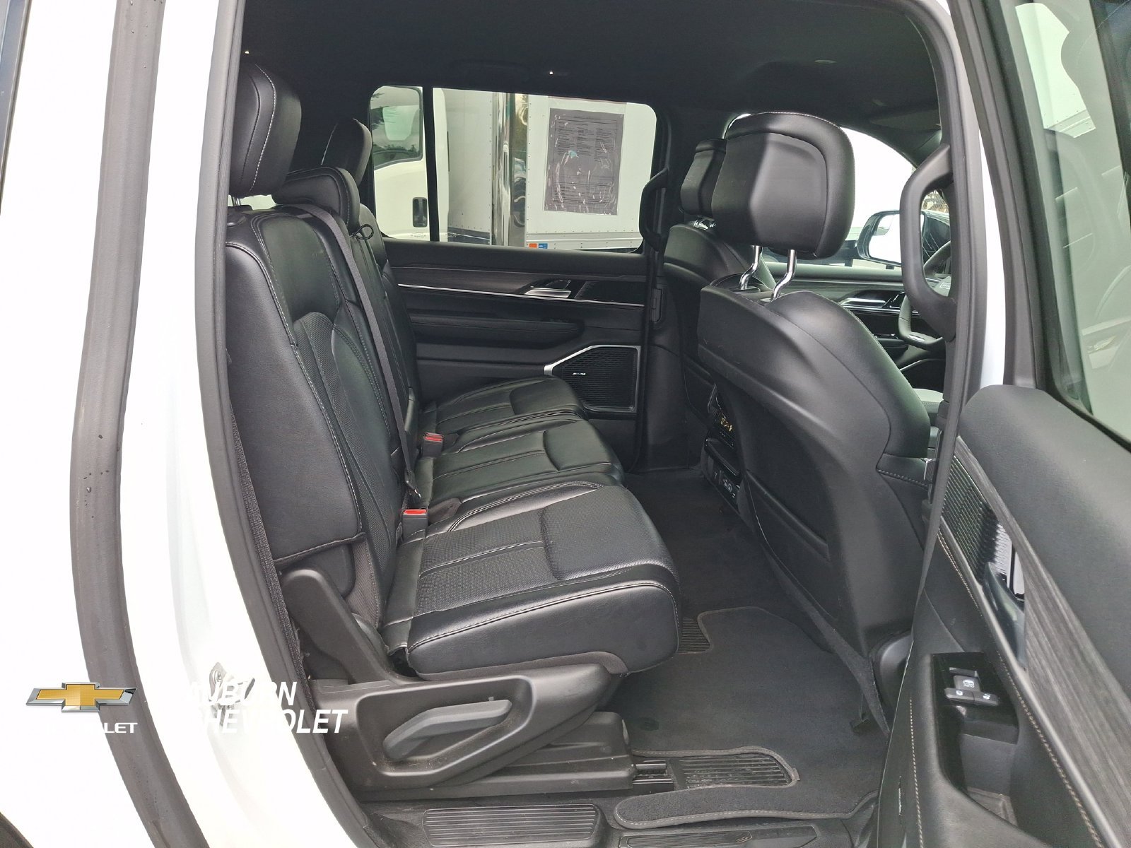 2024 Jeep Wagoneer L Series III - Photo 20