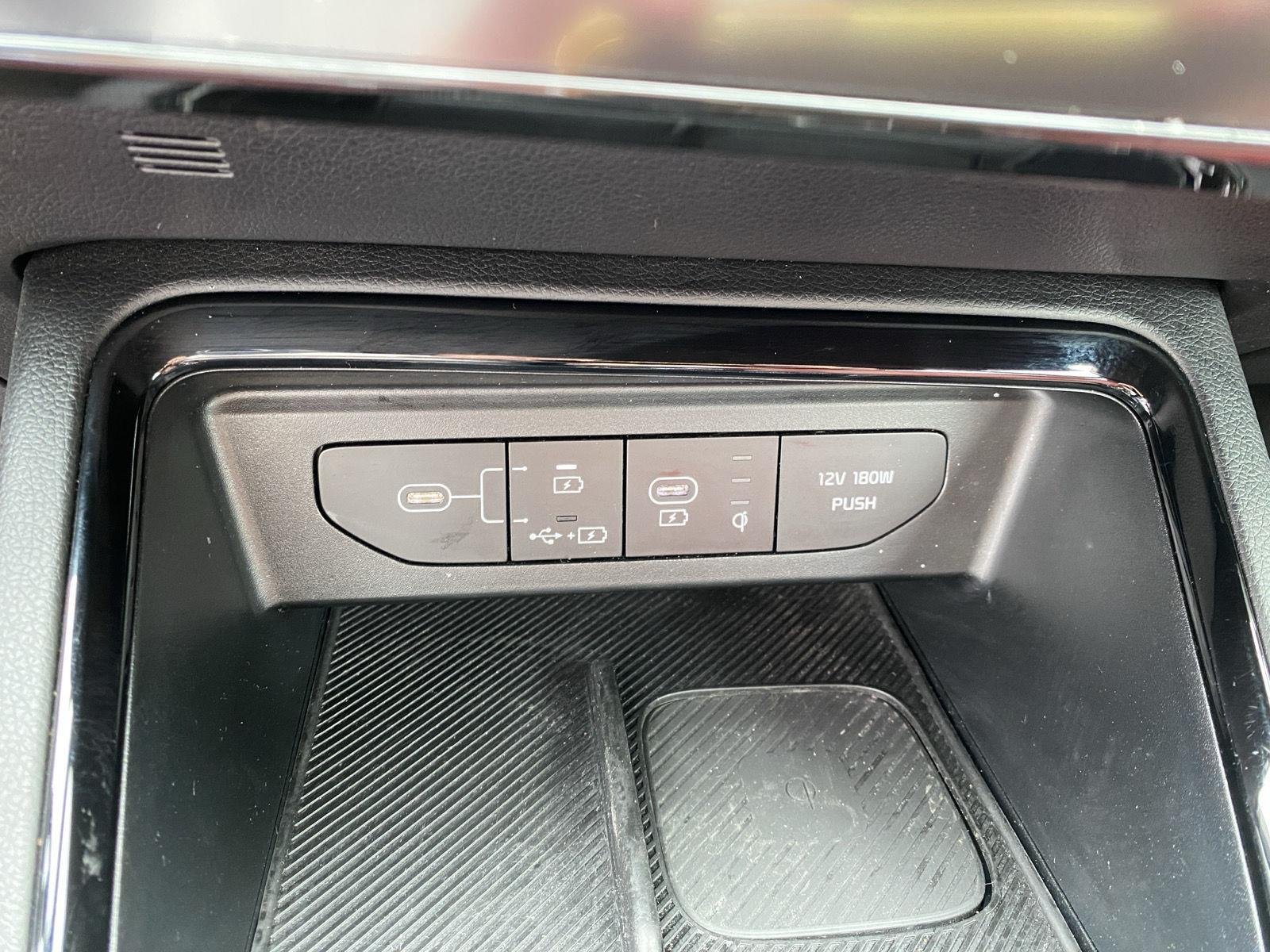 Used 2026 Snow White Pearl Kia GT-Line image 23