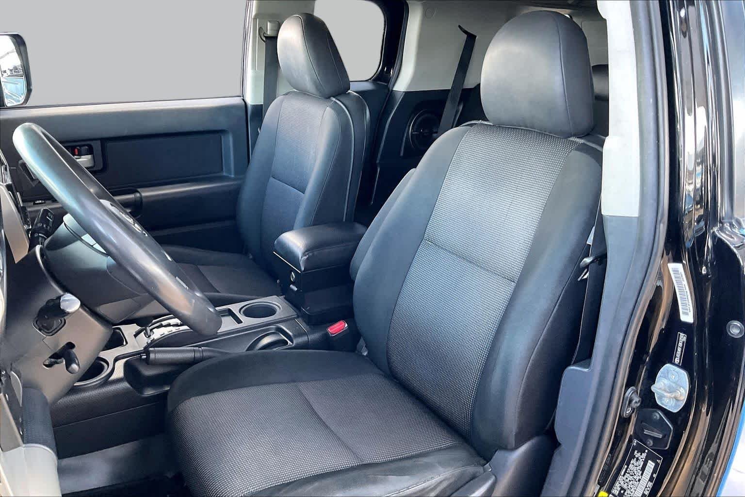 Used 2011 Cavalry Blue Toyota  image 7