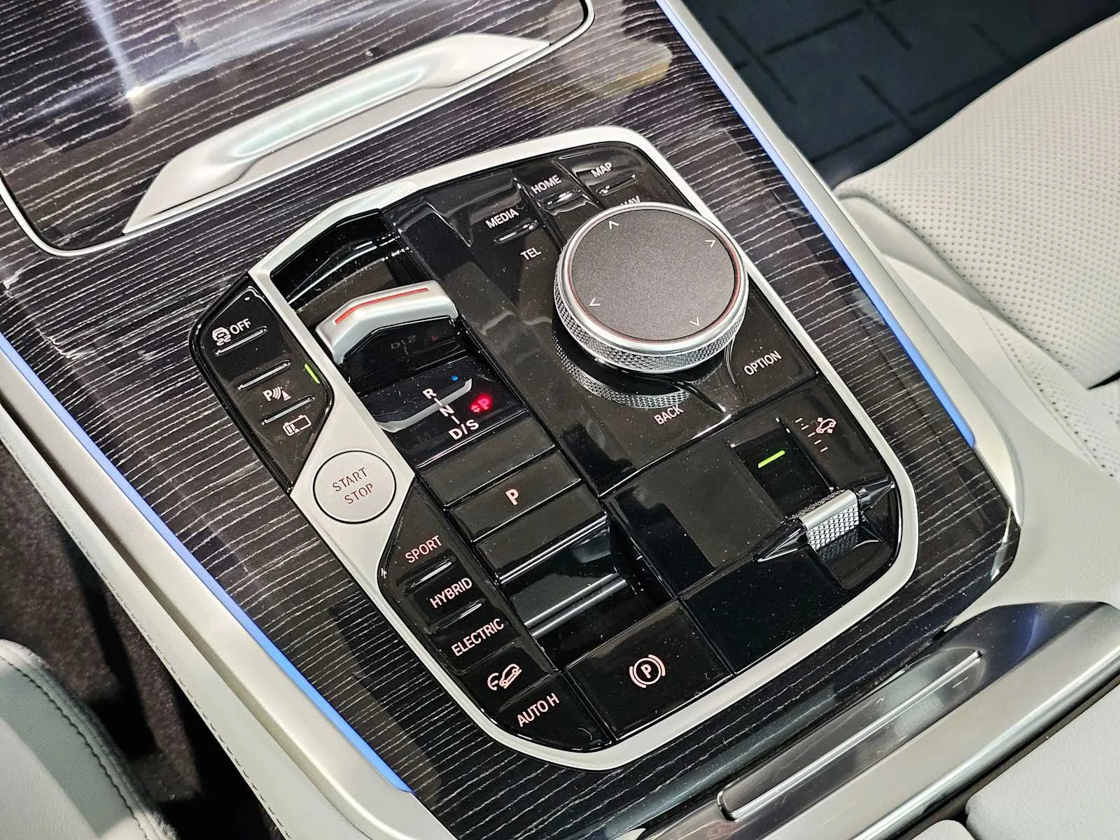 New 2026 Alpine White BMW xDrive50e image 20