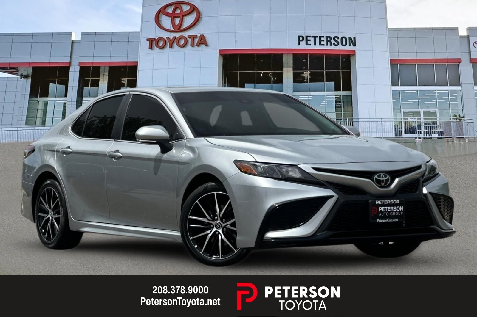 2022 Toyota Camry SE's photo